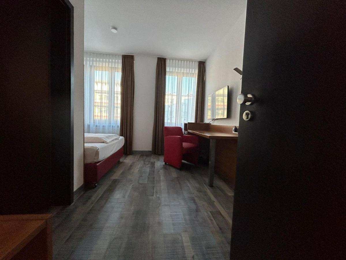 Hotel Fackelmann Nuremberg ภายนอก รูปภาพ