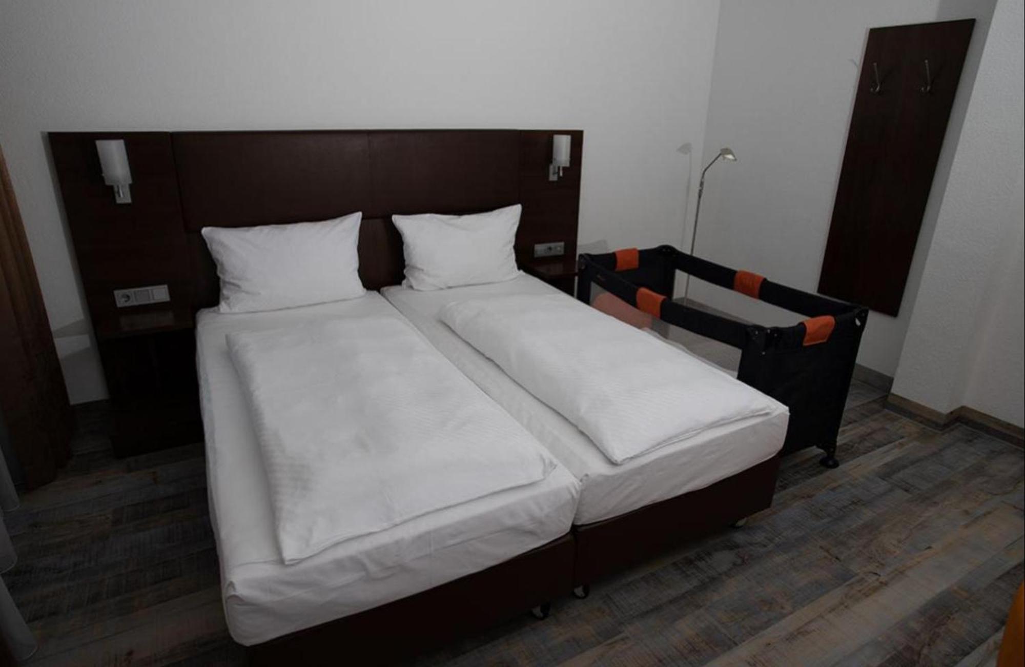 Hotel Fackelmann Nuremberg ภายนอก รูปภาพ