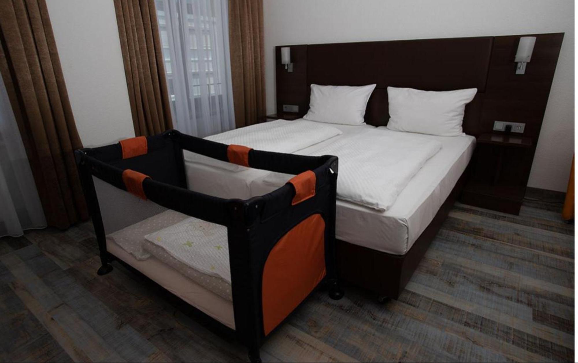 Hotel Fackelmann Nuremberg ภายนอก รูปภาพ